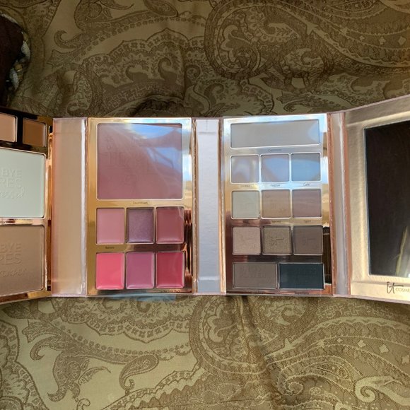 it cosmetics Other - IT Cosmetics Beauty Book Vol 4.